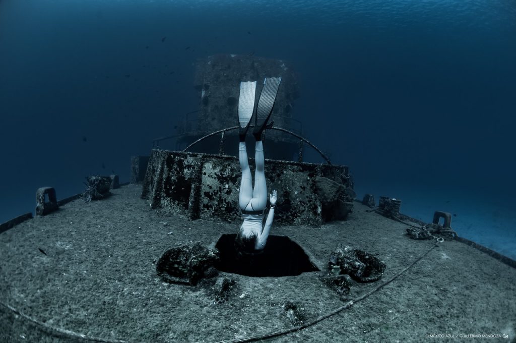 Freefalling Shipwreck Mexico